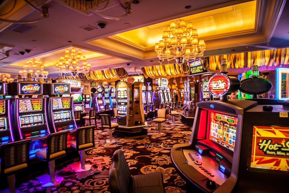 What is the best way to win money playing casino games?